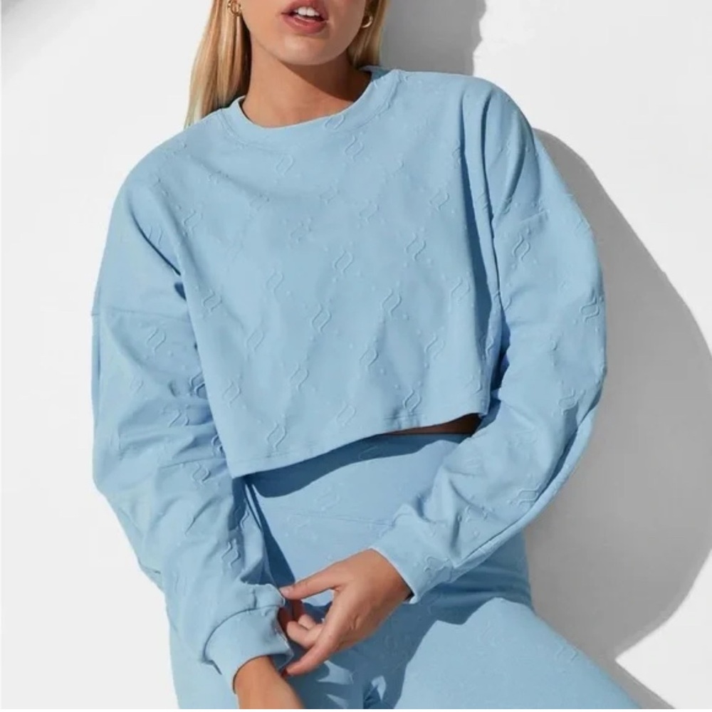 Noli Jacquard Light Blue Cropped Sweatshirt & Matching Sports Bra